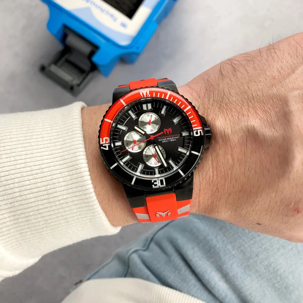 Reloj para hombre Technomarine Racing Legends TM-525039 original con correa roja
